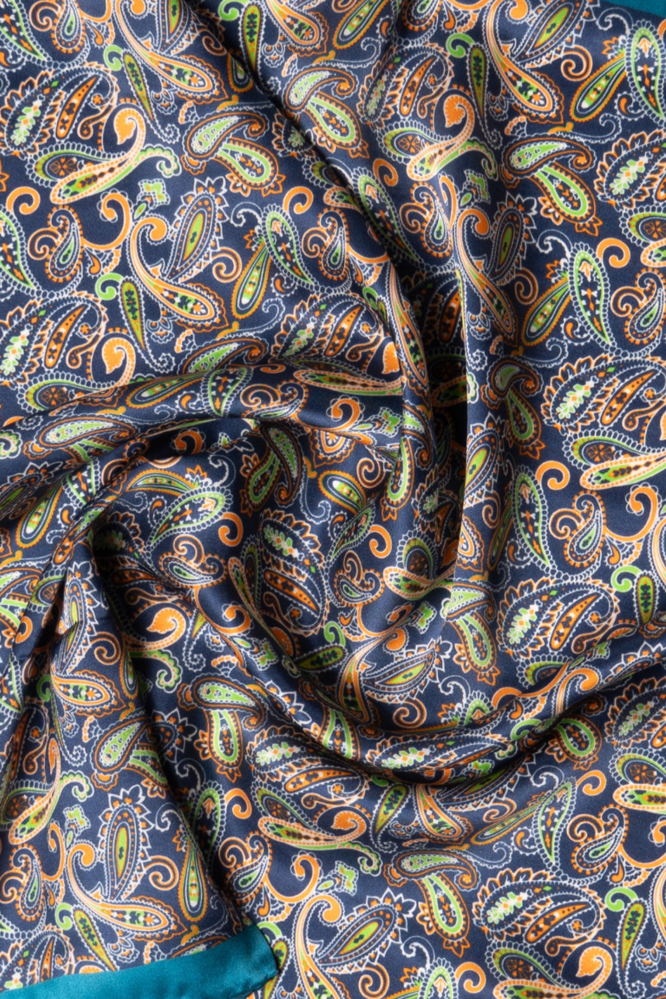 Foulard en soie sergée imprimée