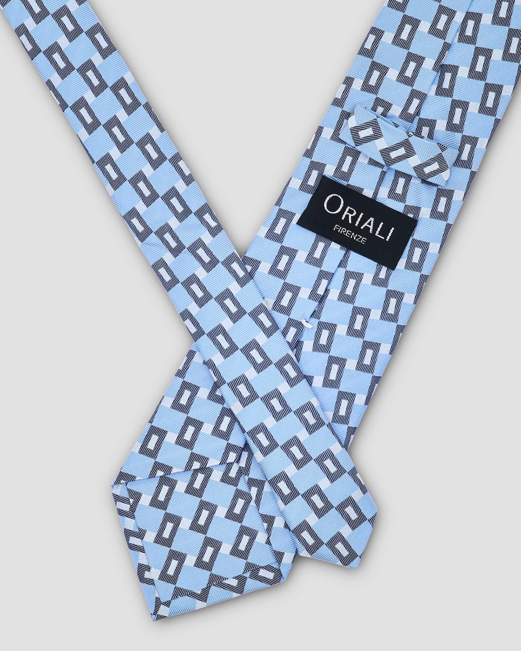 Cravate Jacquard au design classique