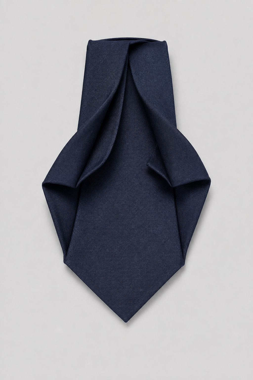 7-Fold Tie in Plain Navy Blue