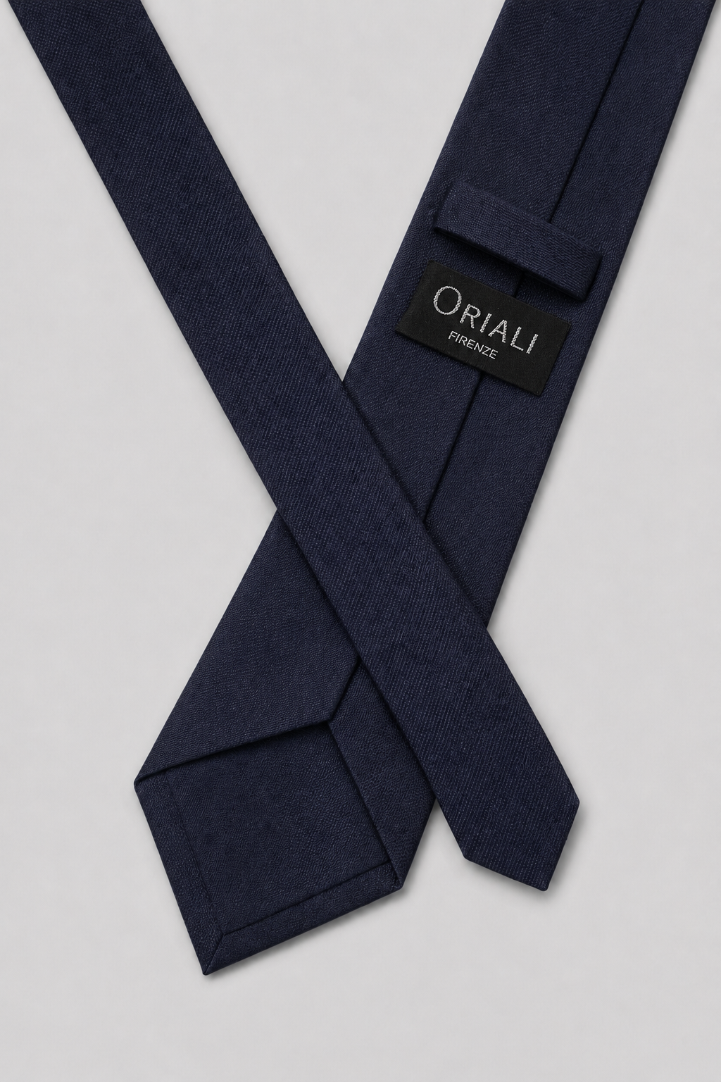 7-Fold Tie in Plain Navy Blue