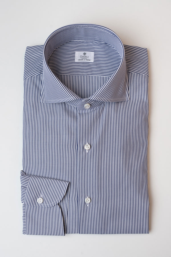 Camicia Oriali Firenze da uomo a righe fini bianche e blu vista dall'alto